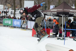 kid snowboarding