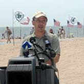 Parks Commissioner Benepe announcing Beach Mat launchs