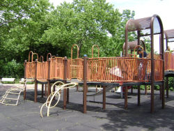 Oakland Gardens Playgrounds : NYC Parks