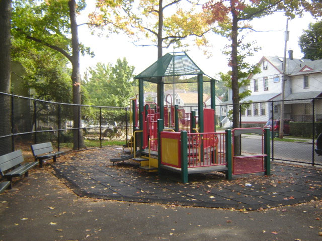 White Playground : NYC Parks