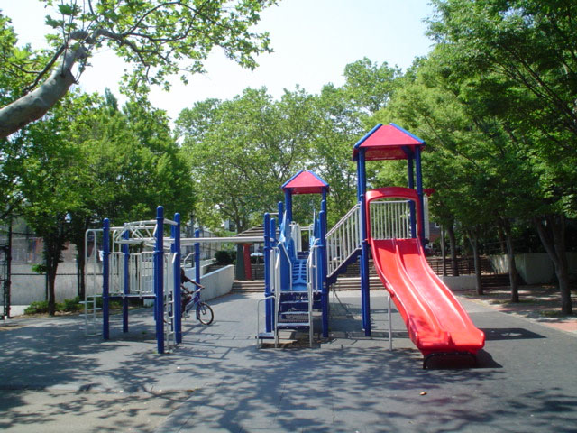 Woods Playground : NYC Parks