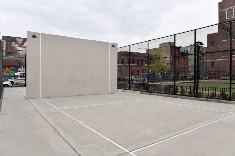 Ten Eyck Playground Basketball Courts : NYC Parks