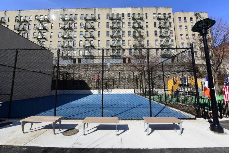 Ogden Plimpton Playground Basketball Courts : NYC Parks