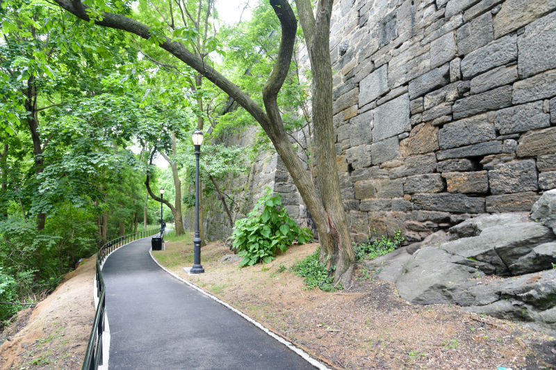 Jackie Robinson Park Outdoor Pools : NYC Parks